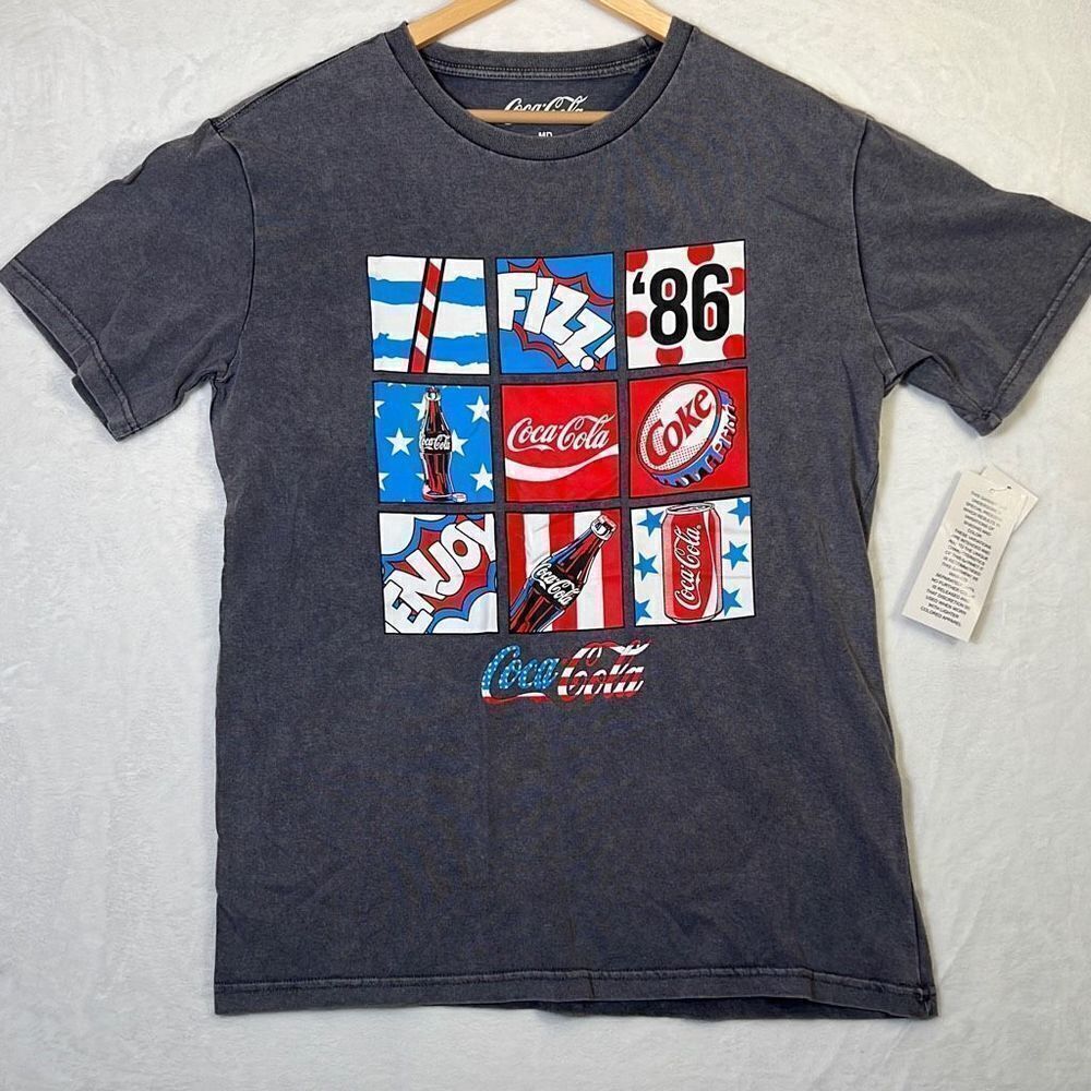 Coca Cola distressed vintage T-shirt- NWT- Men Medium‎